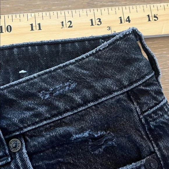 NWT American Eagle Distressed Black Denim Mom Shorts size 4 - Picture 6 of 11